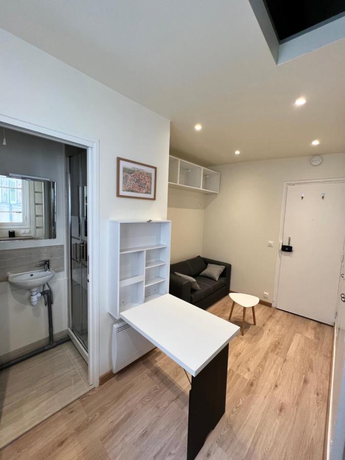 Studio Neuf Entierement Equipe Et Bien Situe. Paris Exterior photo
